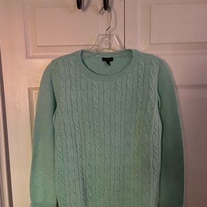 Talbots Women cableknit crewneck sweater with buttoned sleeves @ cuff Mint green